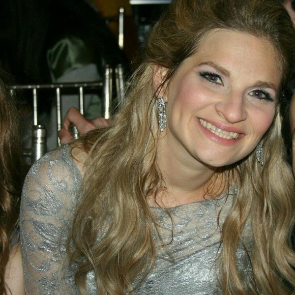 Meet your Posher, Ilana - Picture 1 of 1